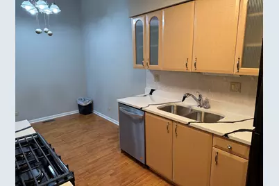 410 Ashwood Court, Vernon Hills, IL 60061 - Photo 6