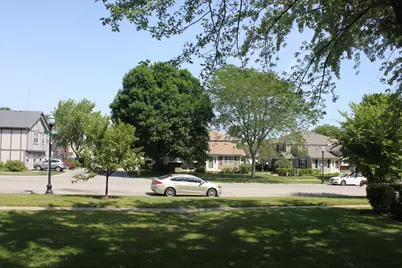 410 Ashwood Court, Vernon Hills, IL 60061 - Photo 24