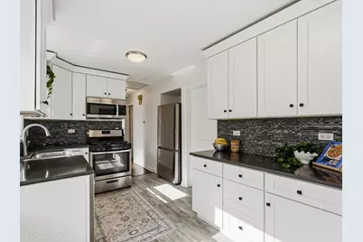 4105 N Kolmar Avenue, Chicago, IL 60641 - Photo 8