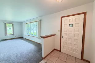 901 Lark St, Peotone, IL 60468 - Photo 4