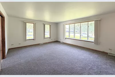 901 Lark Street, Peotone, IL 60468 - Photo 10