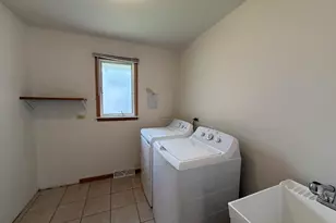 901 Lark St, Peotone, IL 60468 - Photo 30