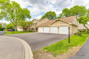 136 Wolcott Ct, Schaumburg, IL 60193 - Photo 1