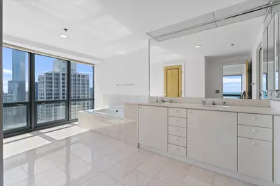 100 E Huron Street #4703, Chicago, IL 60611 - Photo 24