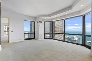 100 E Huron St, Chicago, IL 60611 - Photo 12