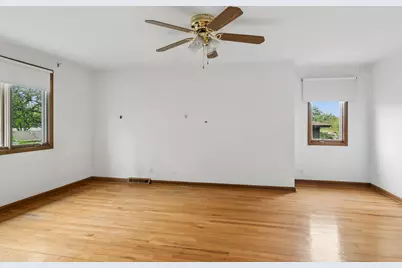 217 S Arlington Heights Road, Elk Grove Village, IL 60007 - Photo 18