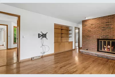 217 S Arlington Heights Road, Elk Grove Village, IL 60007 - Photo 16