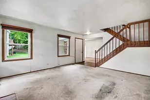 880 Colony Lake Dr, Schaumburg, IL 60194 - Photo 2