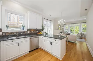 1951 W Melrose St, Chicago, IL 60657 - Photo 10