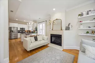 1951 W Melrose St, Chicago, IL 60657 - Photo 2