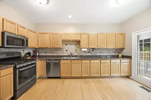 28701 Sawmill Ln, Lakemoor, IL 60051 - Photo 10