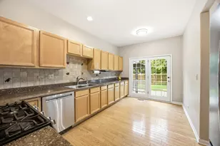 28701 Sawmill Ln, Lakemoor, IL 60051 - Photo 12