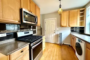 3253 W Olive Ave, Chicago, IL 60659 - Photo 6