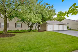 96 Gant Cir, Streamwood, IL 60107 - Photo 1