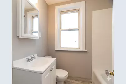 6403 N Bell Avenue #206, Chicago, IL 60645 - Photo 10