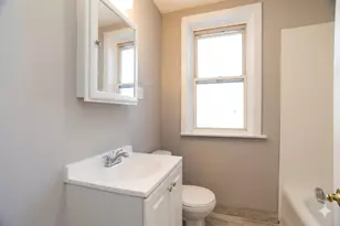 6403 N Bell Ave, Chicago, IL 60645 - Photo 10