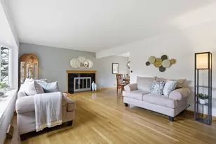 237 N Pioneer Dr, Addison, IL 60101 - Photo 6