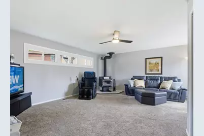 237 N Pioneer Drive, Addison, IL 60101 - Photo 14