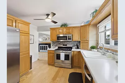 237 N Pioneer Drive, Addison, IL 60101 - Photo 10