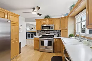 237 N Pioneer Dr, Addison, IL 60101 - Photo 10