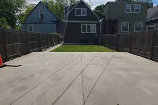 2102 W 68th Pl, Chicago, IL 60636 - Photo 10