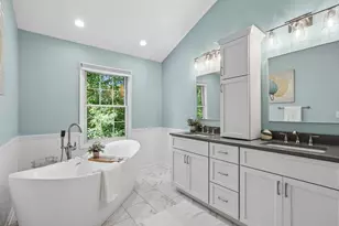 670 Williamsburg Ave, Gurnee, IL 60031 - Photo 18