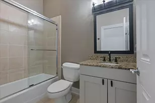 839 W Bradley Pl, Chicago, IL 60613 - Photo 12