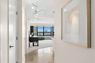 30 E Huron St, Chicago, IL 60611 - Photo 2