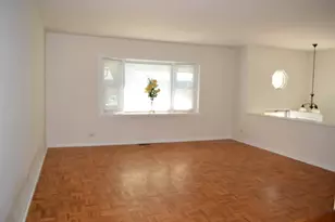 7040 Meadowbrook Ln, Hanover Park, IL 60133 - Photo 10
