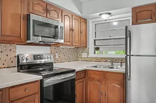 311 Flora Dr, Champaign, IL 61821 - Photo 12