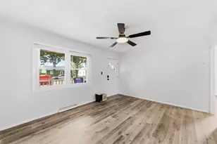 220 Park Dr, Joliet, IL 60436 - Photo 8