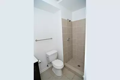 2065 W Jarvis Avenue #3E, Chicago, IL 60645 - Photo 6