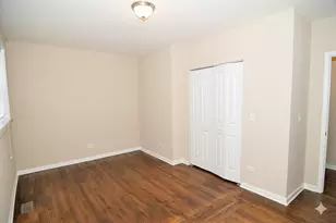 2065 W Jarvis Ave, Chicago, IL 60645 - Photo 8