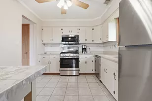 11111 Heritage Dr, Palos Hills, IL 60465 - Photo 14