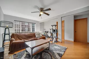 2131 W Highland Ave, Chicago, IL 60659 - Photo 4