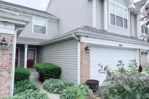 1945 Town Dr, Naperville, IL 60565 - Photo 1