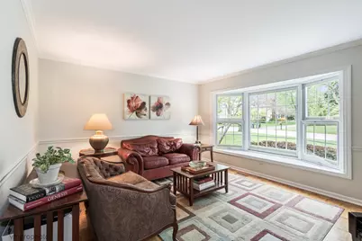 1059 W Chatham Drive, Palatine, IL 60067 - Photo 6