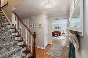 1059 W Chatham Dr, Palatine, IL 60067 - Photo 4