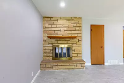 828 Tamarack Lane, Rockford, IL 61107 - Photo 10
