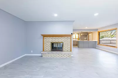 828 Tamarack Lane, Rockford, IL 61107 - Photo 4
