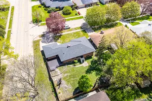 828 Tamarack Ln, Rockford, IL 61107 - Photo 34