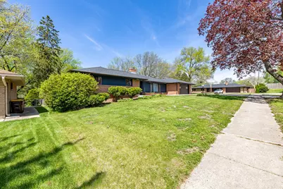 828 Tamarack Lane, Rockford, IL 61107 - Photo 2
