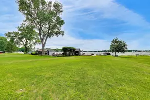 605 Lake Shore Blvd, Wauconda, IL 60084 - Photo 44
