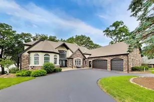 605 Lake Shore Blvd, Wauconda, IL 60084 - Photo 1