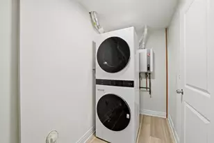 2342 N Lawndale Ave, Chicago, IL 60647 - Photo 38
