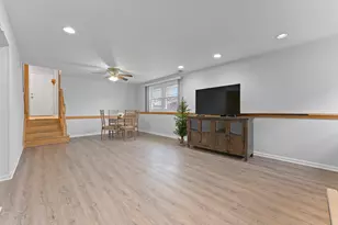 309 Plymouth Ln NW, Bloomingdale, IL 60108 - Photo 14