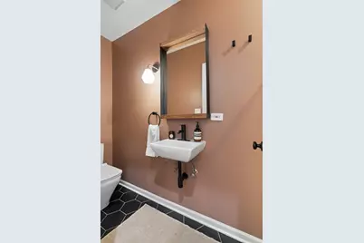 1322 W Belmont Avenue #1W, Chicago, IL 60657 - Photo 14