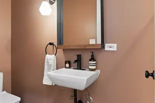 1322 W Belmont Ave, Chicago, IL 60657 - Photo 14