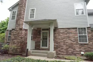 108 Woodview Ct, Glen Ellyn, IL 60137 - Photo 2