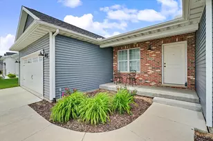 3904 Obsidian Dr, Champaign, IL 61822 - Photo 4